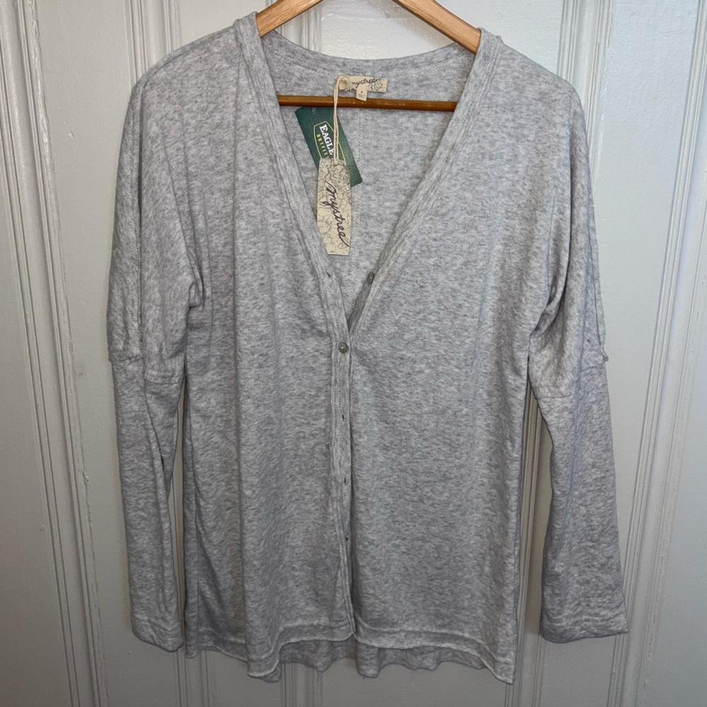 NWT!! Mystree light grey button down cardigan size medium